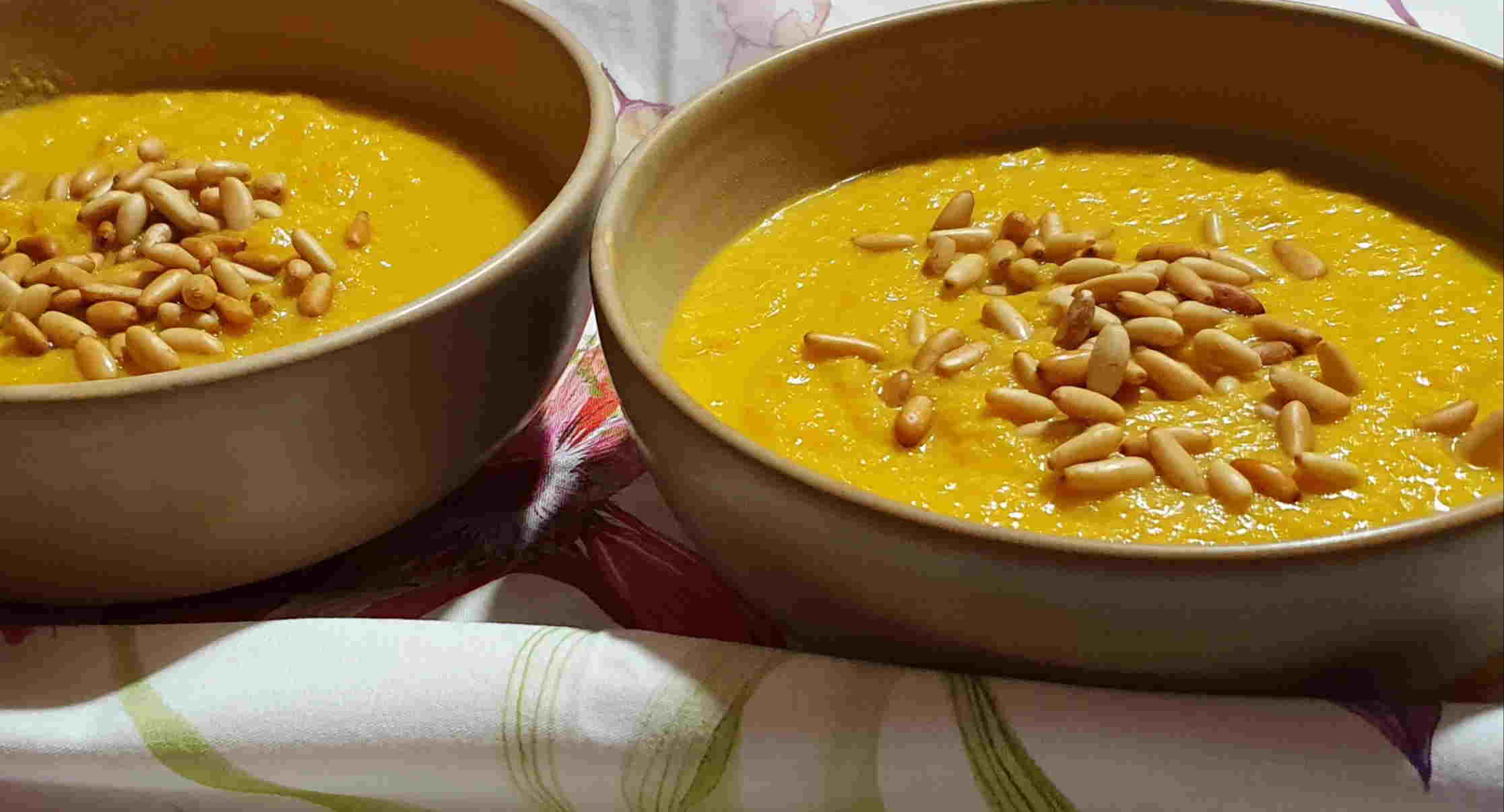 Crema di zucca con pinoli 